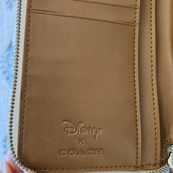 Disney Coach Dumbo Zip Wallet Ivory X Leather Accordion Long Wallet Logo Print - Picture 3 of 16